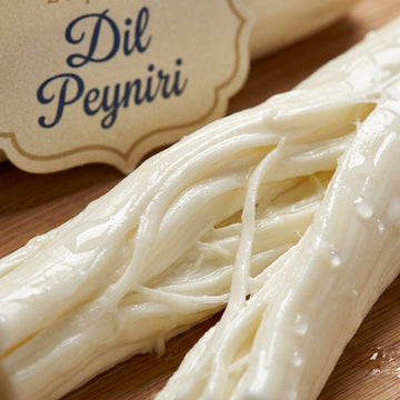 Ambachtelijke Turkse Dil Peyniri (Draadkaas)